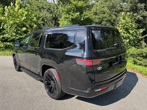 New 2025 Jeep Wagoneer L Series II w/ Premium Group I image 8