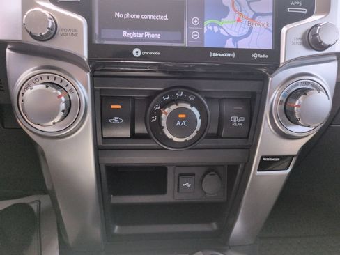 Used 2023 Toyota 4Runner SR5 AWD/4WD image 25