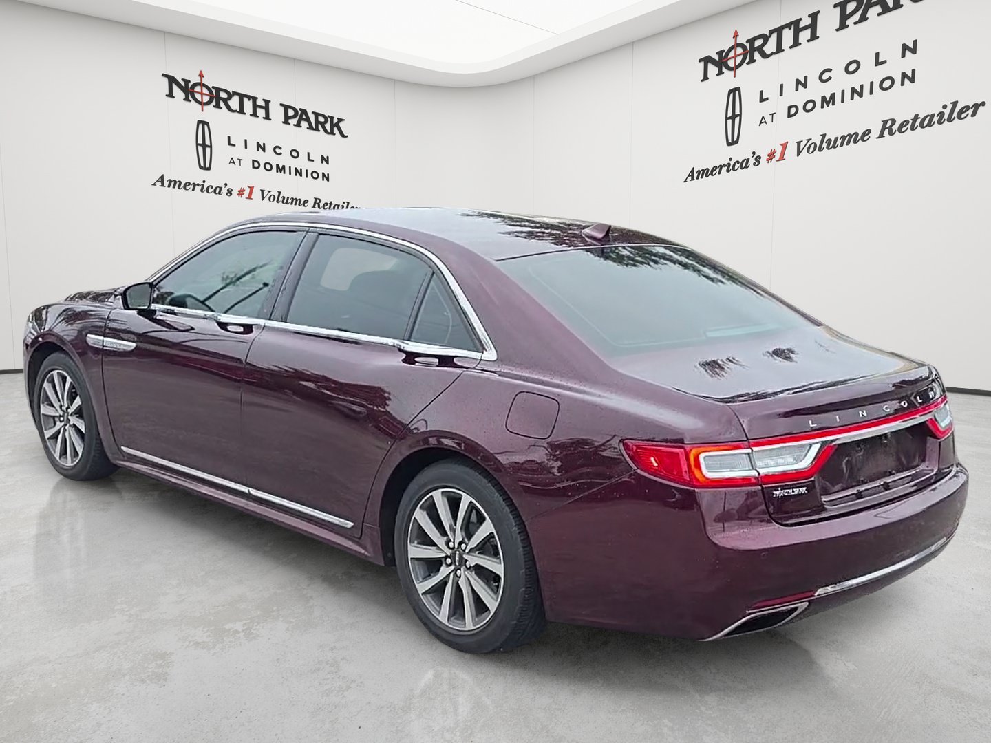 Used 2020 Lincoln Continental FWD image 4