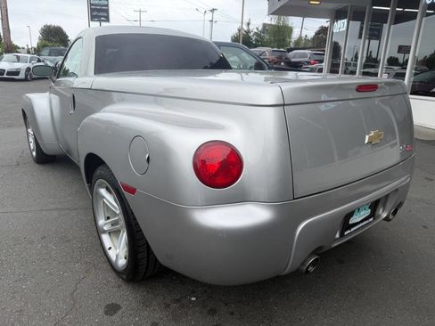 Used 2004 Chevrolet SSR w/ Preferred Equipment Group RWD image 5