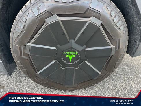 Used 2024 Tesla Cybertruck AWD Crew Cab image 9