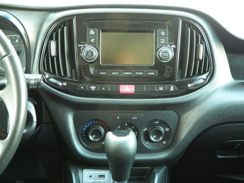 Used 2020 RAM ProMaster City Tradesman SLT FWD image 18