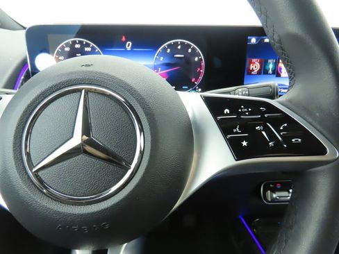 Certified 2025 Mercedes-Benz GLB 250 image 12