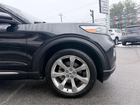 Used 2020 Ford Explorer Platinum w/ Premium Technology Package image 6