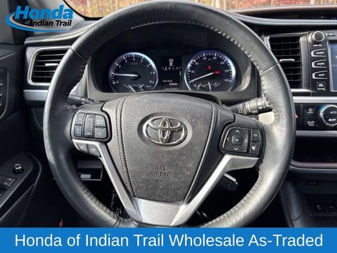 Used 2014 Toyota Highlander Limited image 18