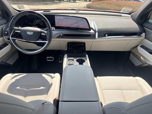 Used 2026 Cadillac Vistiq Sport w/ LPO, Floor Liner Package AWD/4WD image 18