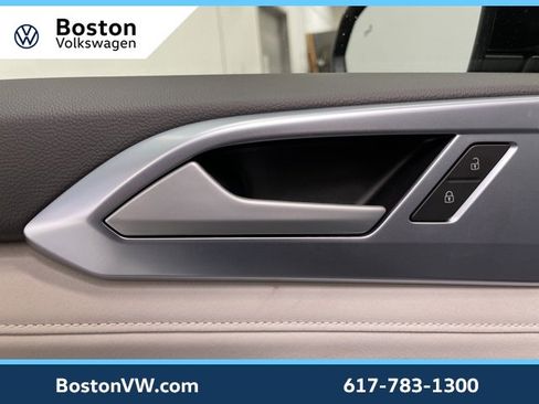 New 2026 Volkswagen Taos SE image 28