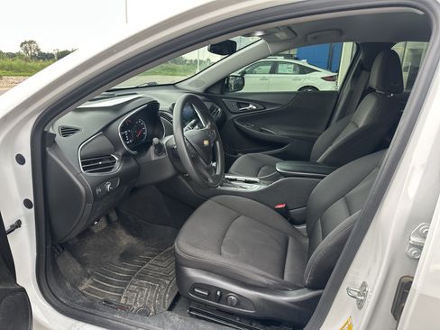 Used 2020 Chevrolet Malibu LT FWD image 9
