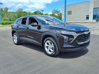 Used 2024 Chevrolet Trax LS w/ LS Convenience Package FWD video 1