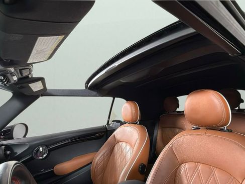 Used 2021 MINI Cooper S w/ Signature Upholstery Package FWD image 32