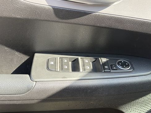 Used 2023 Kia Forte LXS w/ LXS Technology Package FWD image 10