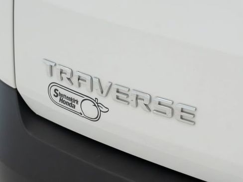 Used 2023 Chevrolet Traverse LS FWD image 13