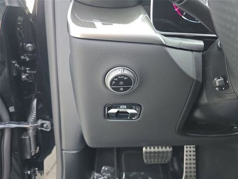 New 2026 Mercedes-Benz GLC 300 4MATIC image 34