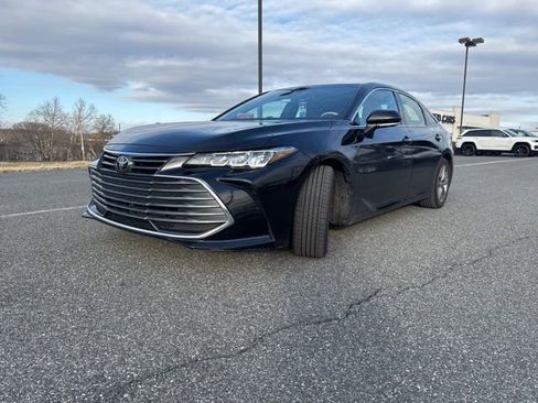 Used 2020 Toyota Avalon XLE image 4