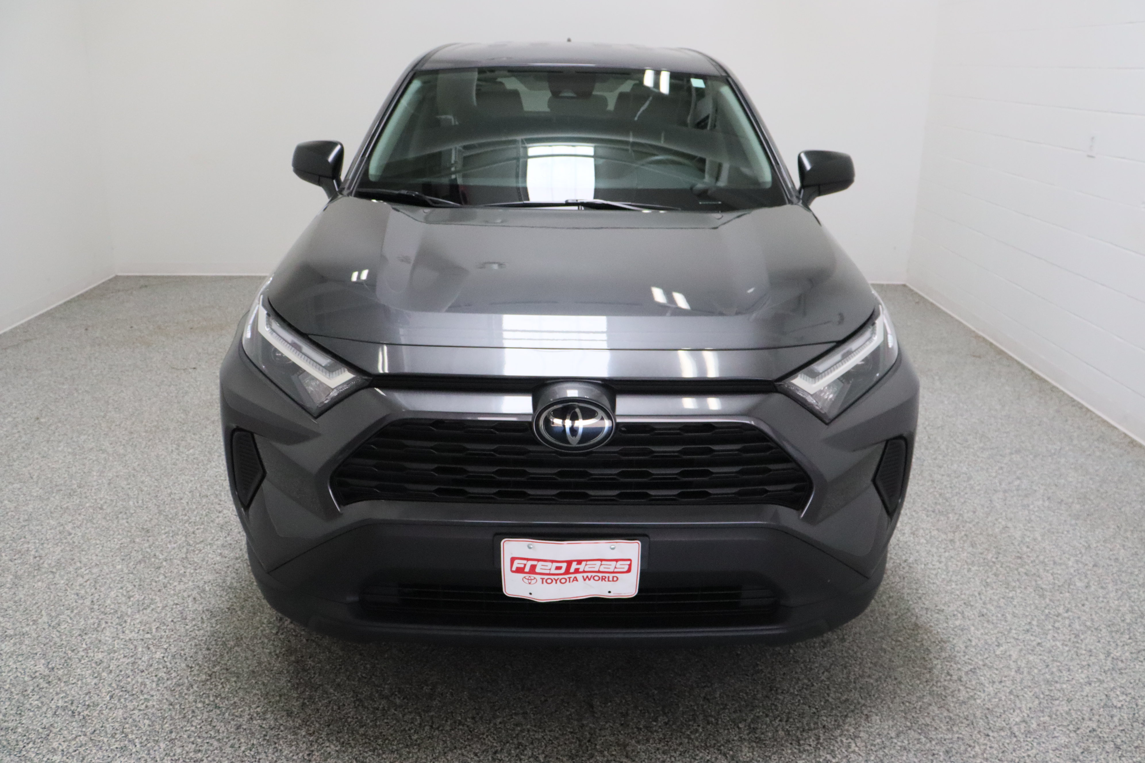 Used 2024 Toyota RAV4 LE FWD image 3
