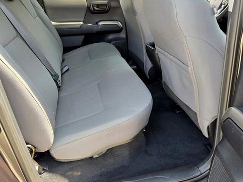Used 2018 Toyota Tacoma SR5 RWD image 15