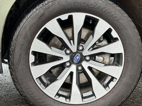 Used 2017 Subaru Outback 3.6R Limited image 27