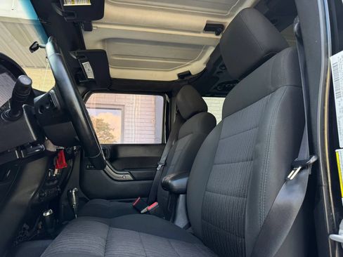 Used 2012 Jeep Wrangler Unlimited Sport AWD/4WD image 14