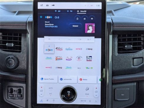 Used 2024 Ford Expedition Limited image 20