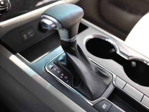 Used 2019 Kia Sedona L FWD image 23