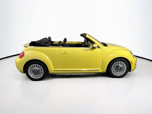 Used 2014 Volkswagen Beetle 2.5 image 4