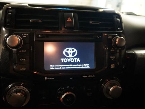 Used 2018 Toyota 4Runner TRD Off-Road AWD/4WD image 11