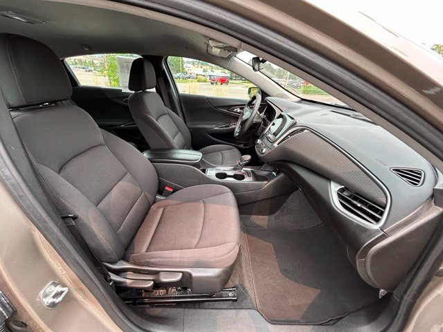 Used 2024 Chevrolet Malibu LT FWD image 32