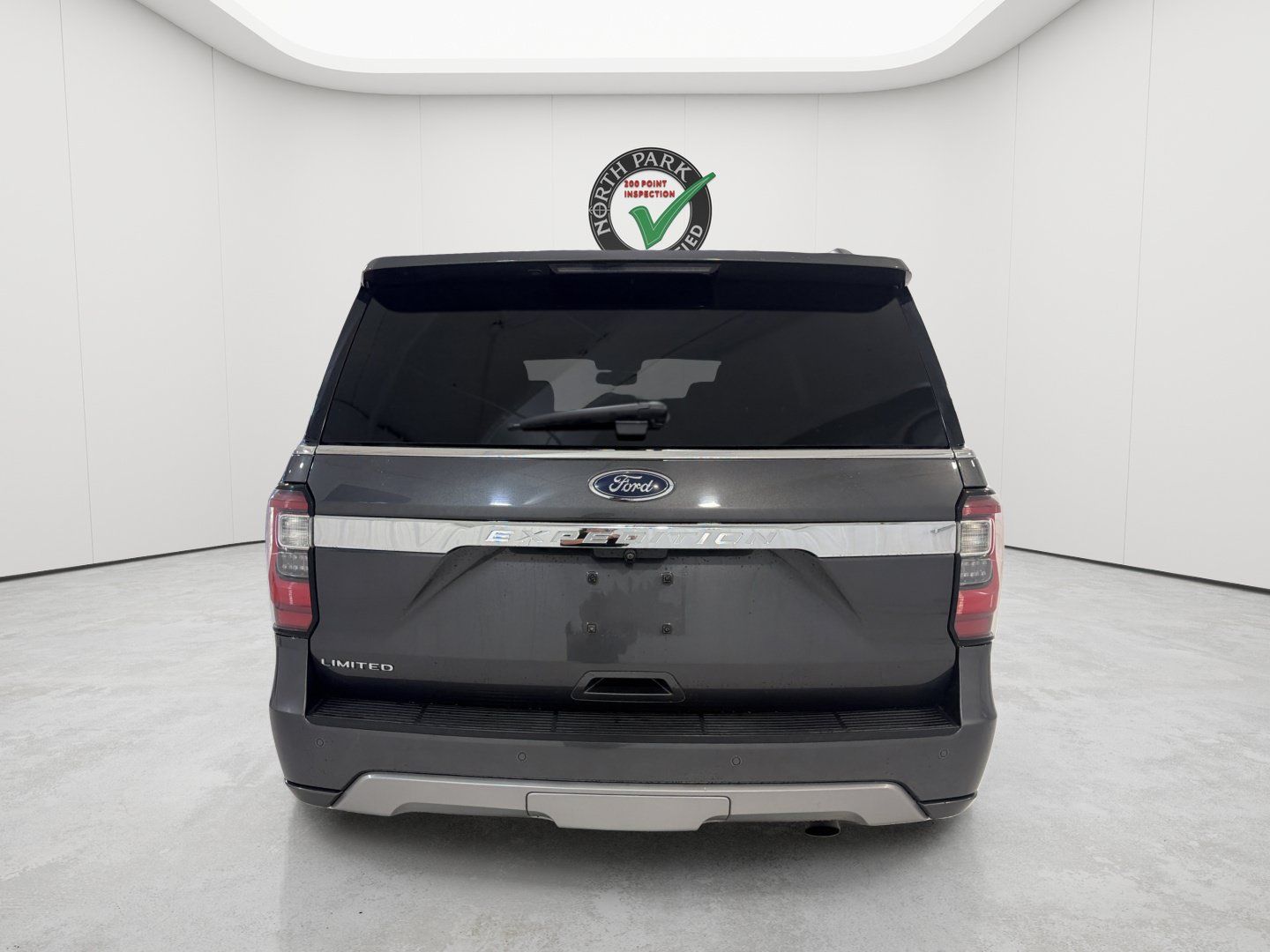 Used 2019 Ford Expedition Limited w/ Equipment Group 302A RWD image 4