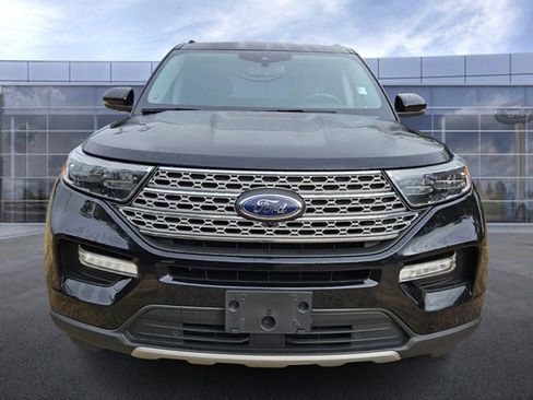 Used 2023 Ford Explorer Limited w/ Equipment Group 301A image 3