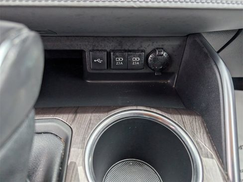 Used 2021 Toyota Highlander Limited image 16