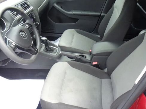 Used 2017 Volkswagen Jetta S w/ Jetta S Cold Weather Package FWD image 11