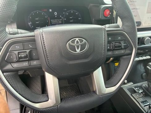 Used 2026 Toyota Tacoma TRD Off-Road w/ TRD Off Road Upgrade Package AWD/4WD image 9