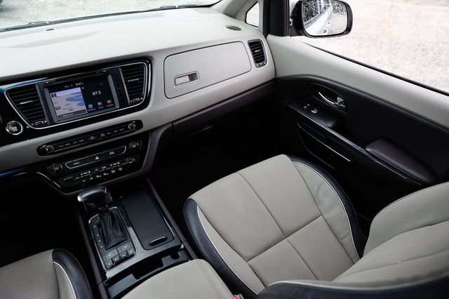 Used 2018 Kia Sedona SX Limited FWD image 25