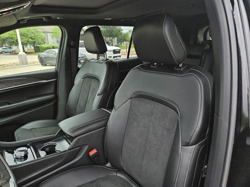 New 2026 Jeep Grand Cherokee L 2WD image 15