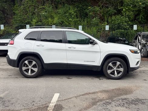 Used 2022 Jeep Cherokee Limited AWD/4WD image 11