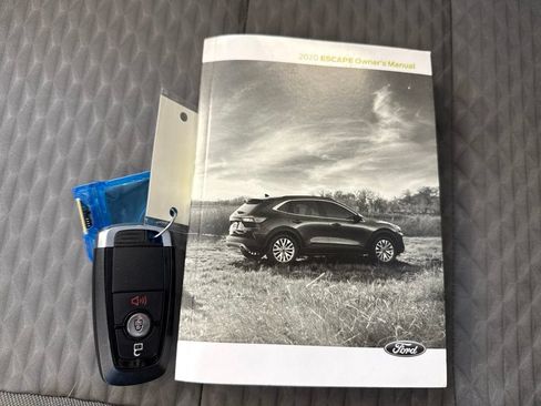 Used 2020 Ford Escape SE AWD/4WD image 28