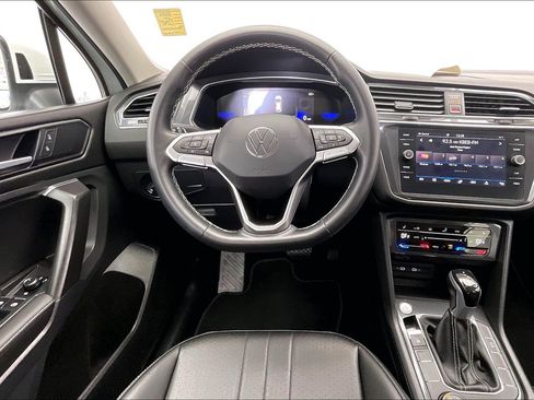 Used 2023 Volkswagen Tiguan SE AWD/4WD image 4