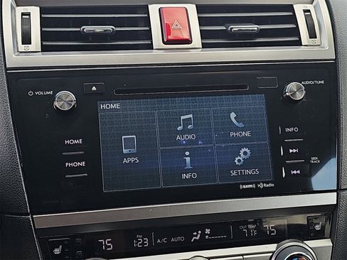 Used 2017 Subaru Outback 2.5i Premium image 21