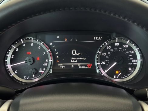 Used 2024 Toyota Highlander XLE FWD image 35