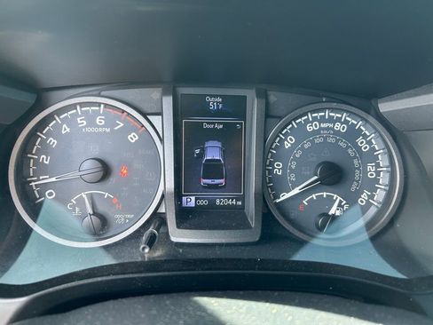 Used 2019 Toyota Tacoma TRD Sport w/ Technology Package image 17