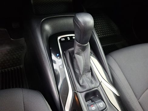 Used 2021 Toyota Corolla LE FWD image 22
