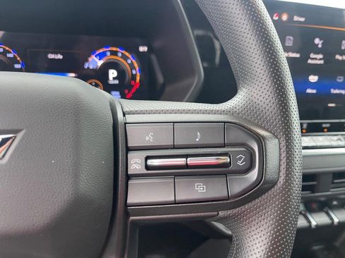 Used 2024 Chevrolet Colorado W/T RWD image 18