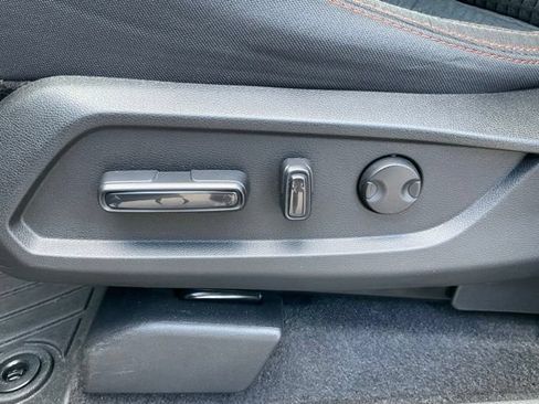 Used 2025 Honda Pilot Sport image 6