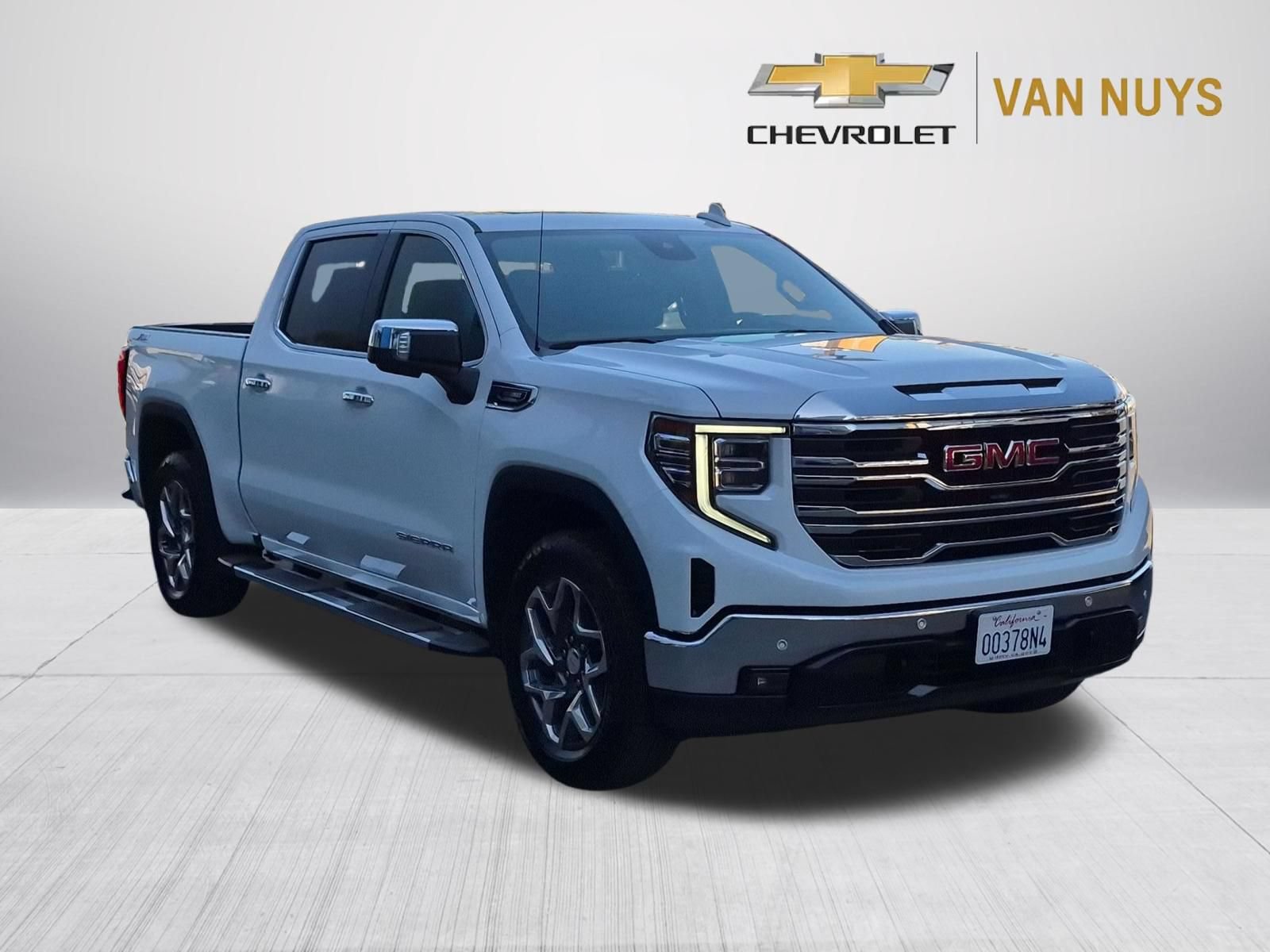 Used 2026 GMC Sierra 1500 SLT w/ SLT Premium Plus Package AWD/4WD image 3