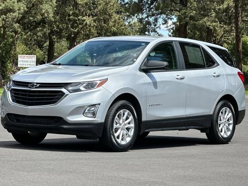 Used 2021 Chevrolet Equinox LS w/ LS Convenience Package AWD/4WD image 8