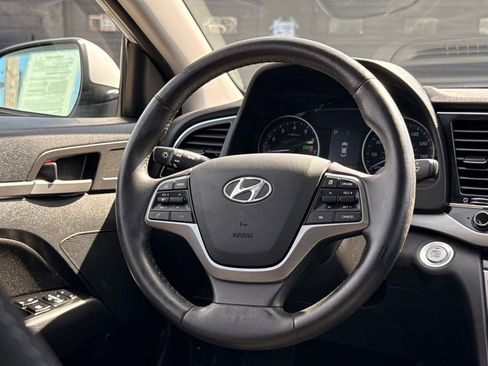 Used 2018 Hyundai Elantra Value Edition FWD image 18