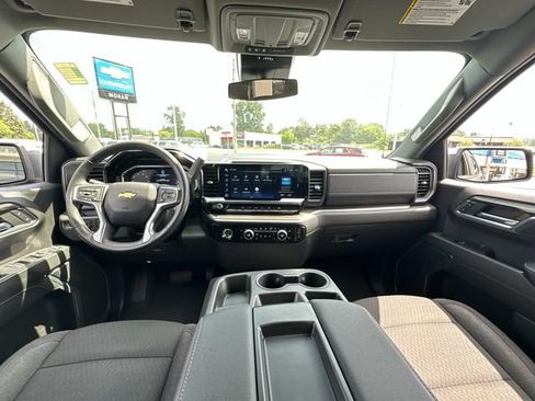 Certified 2024 Chevrolet Silverado 1500 LT AWD/4WD image 21