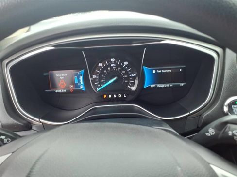 Used 2018 Ford Fusion S FWD image 24