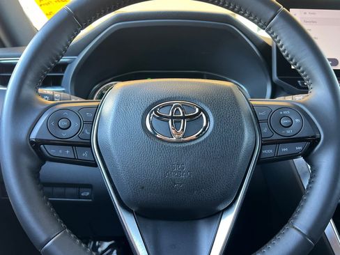 Certified 2024 Toyota Venza XLE image 28