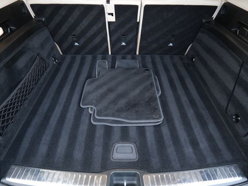 Used 2021 Mercedes-Benz GLE 350 4MATIC w/ AMG Line Exterior image 61